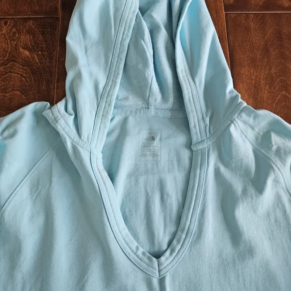 NWOT: North Face hooded pullover shirt size L - Picture 13 of 13